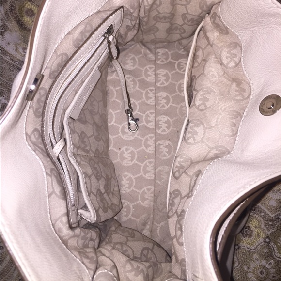 Michael Kors Large Beige Hamilton Tote - Picture 6 of 7