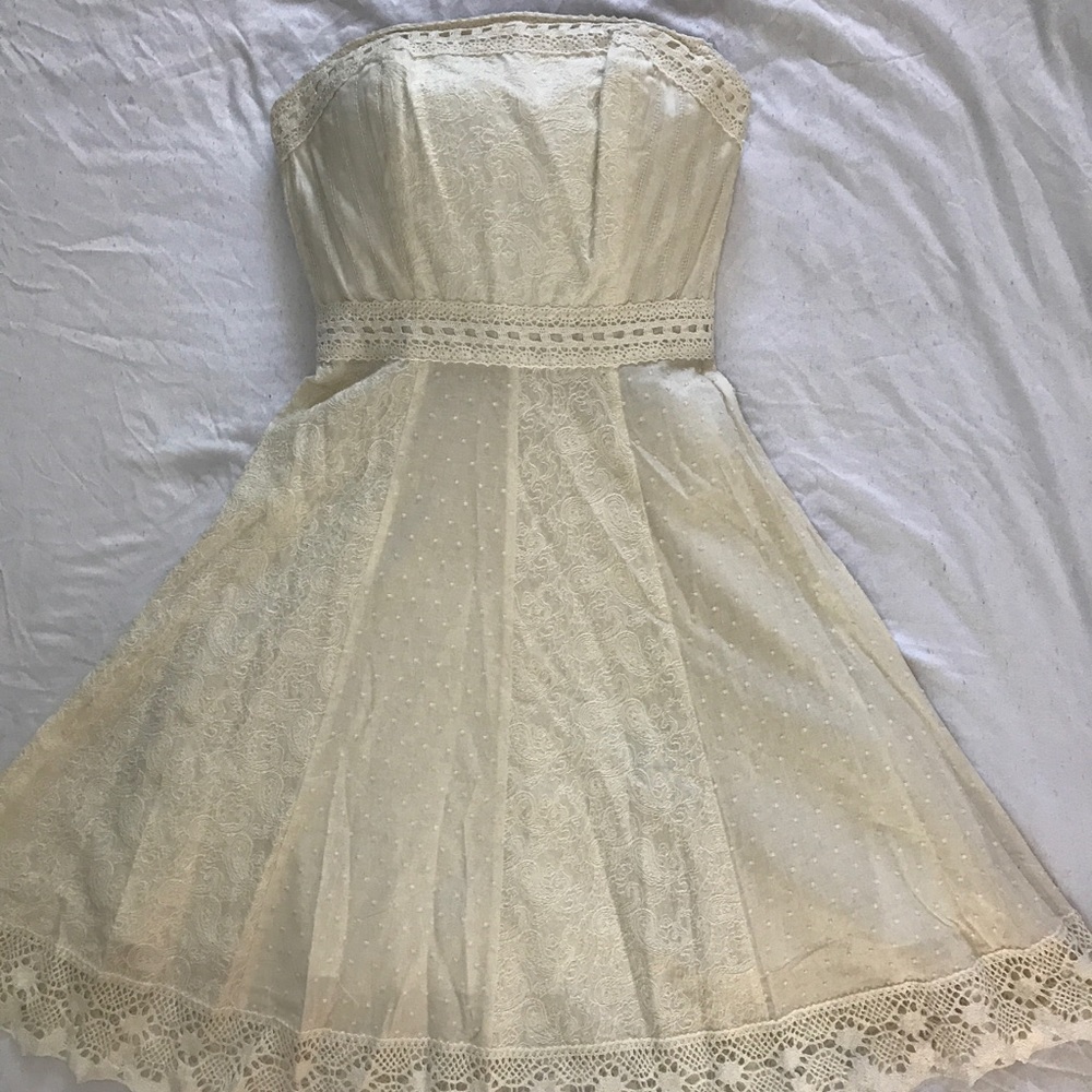 White Strapless Dress -- New with Tags! -- Size 2