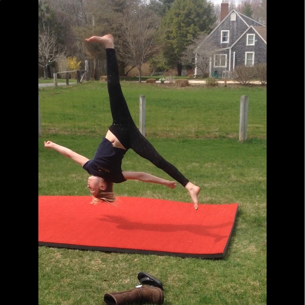 Meet your Posher, Cameran