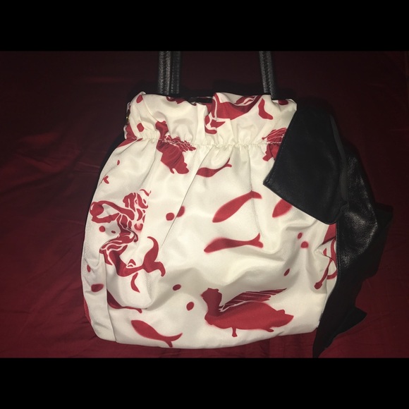 💎EXTREMELY RARE 2009 Prada Limited EDT Mermaid Bow Satchel PERFECT CONDITION 💎 - Picture 6 of 9