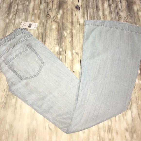 🆕Free People Mid Rise Flare Berly wash Jeans - Picture 5 of 7