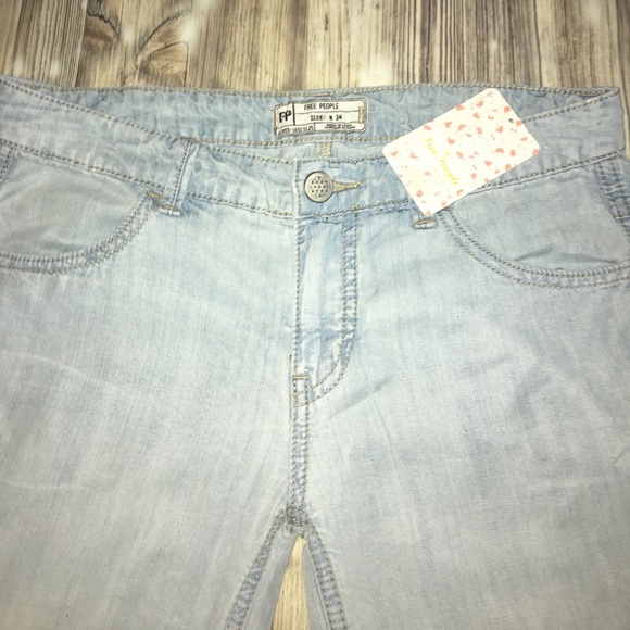 🆕Free People Mid Rise Flare Berly wash Jeans - Picture 6 of 7