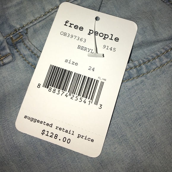 🆕Free People Mid Rise Flare Berly wash Jeans - Picture 7 of 7