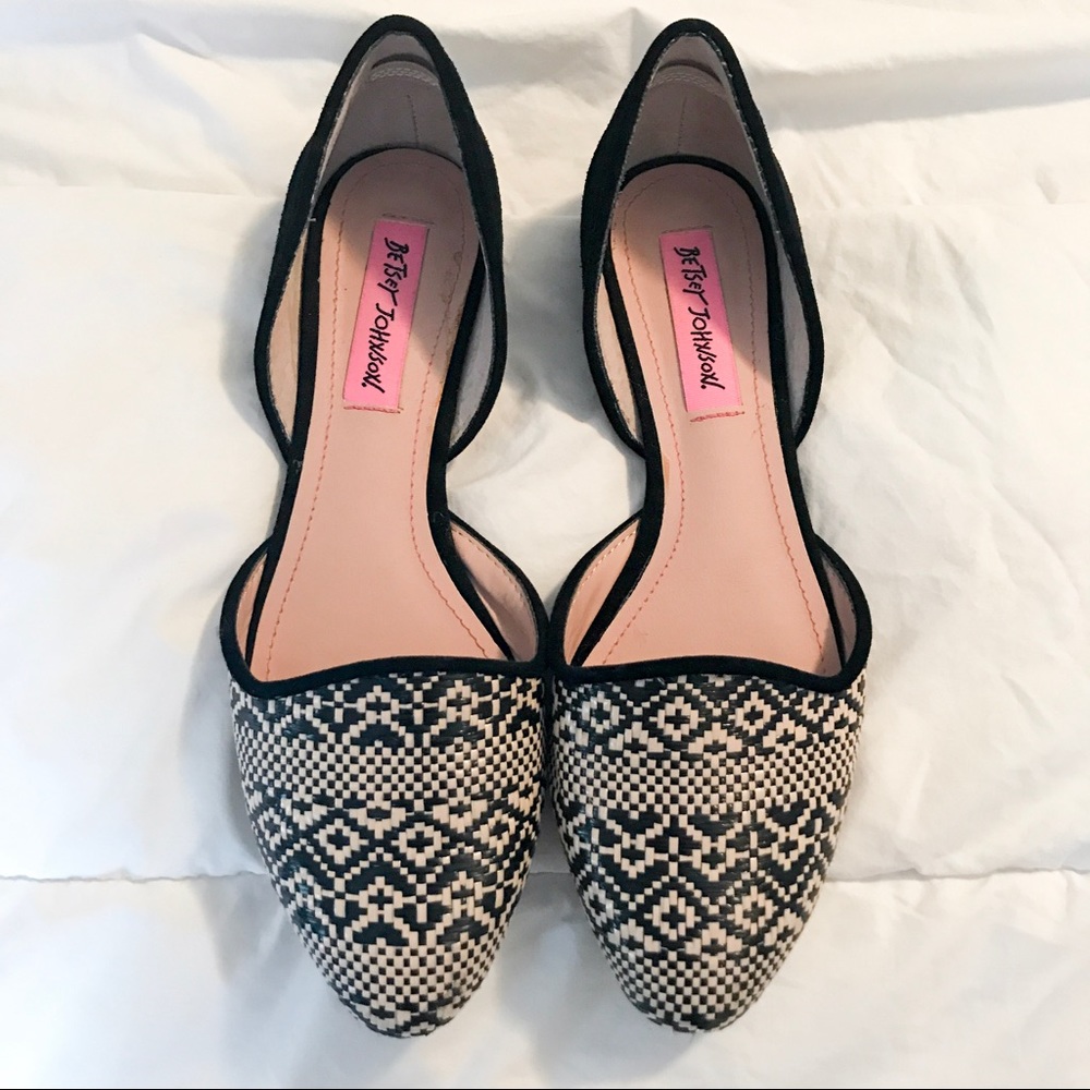 Betsey Johnson suede/Aztec print flats