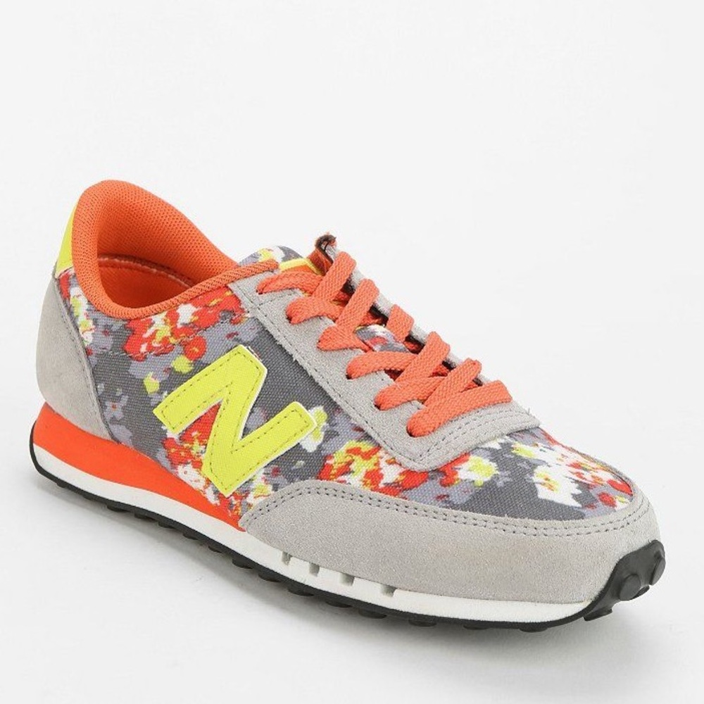 NIKE New Balance Vintage Floral Sneakers (6.5)