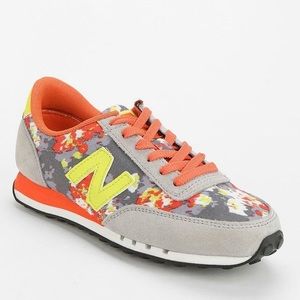 NIKE New Balance Vintage Floral Sneakers (6.5)