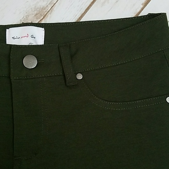 **SOLD** NEW Dark Green Skinny Leggings Pants - Picture 2 of 7