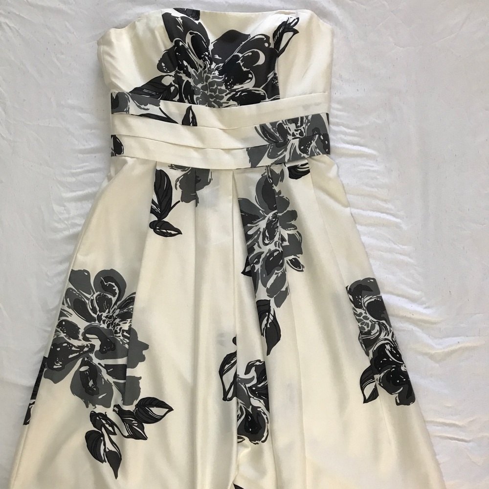 Black and White Dress-- Size 4 🖤