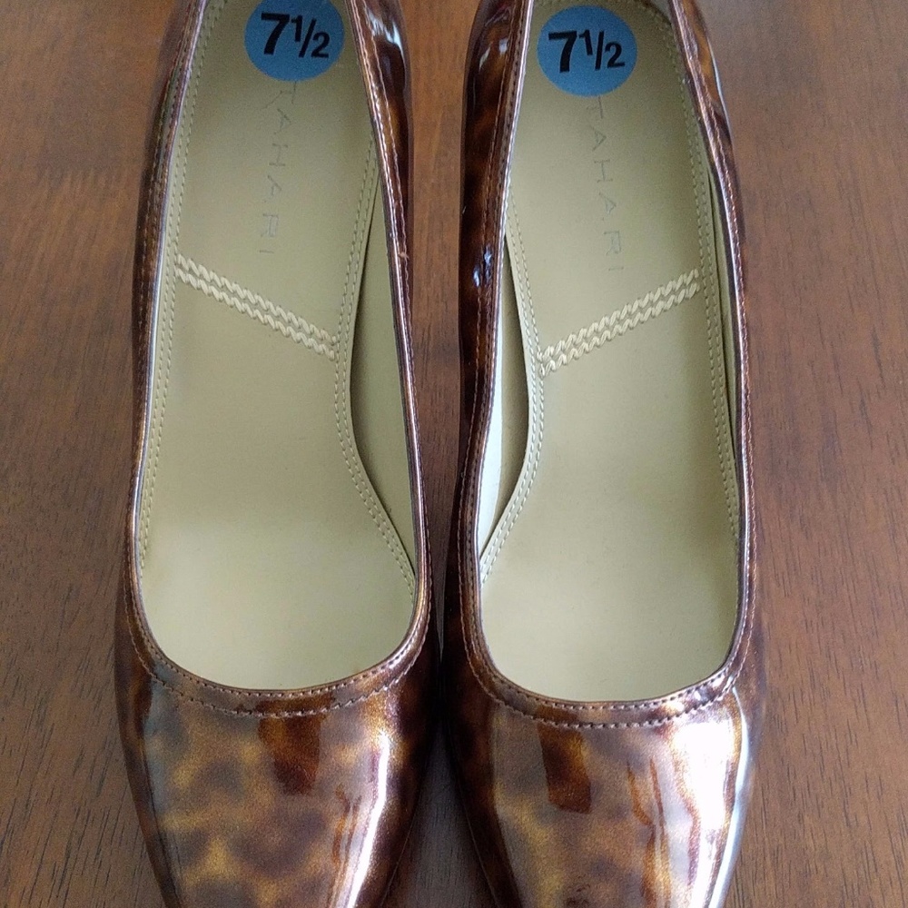 TAHARI Leopard Print Heels