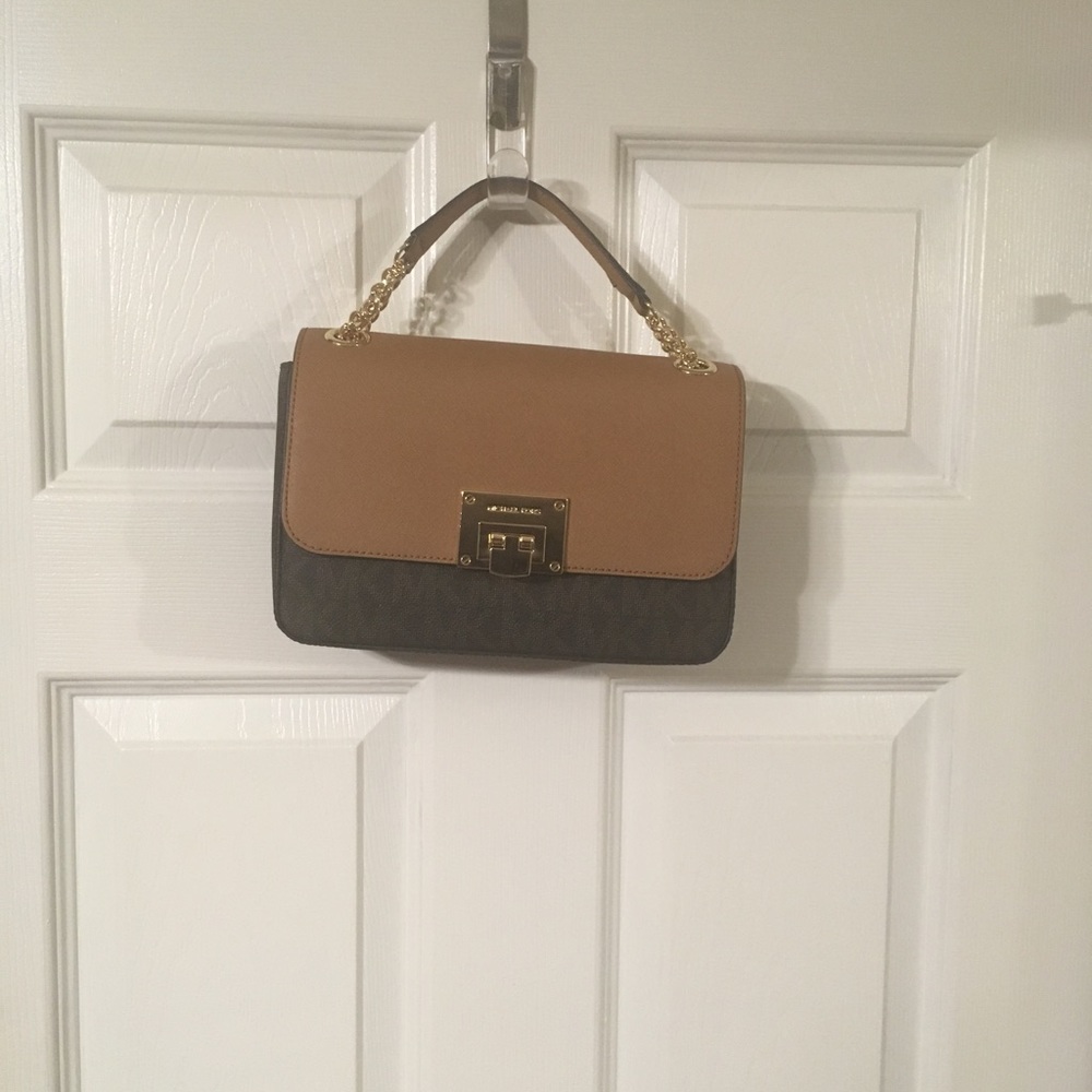 Micheal Kors cross over bag