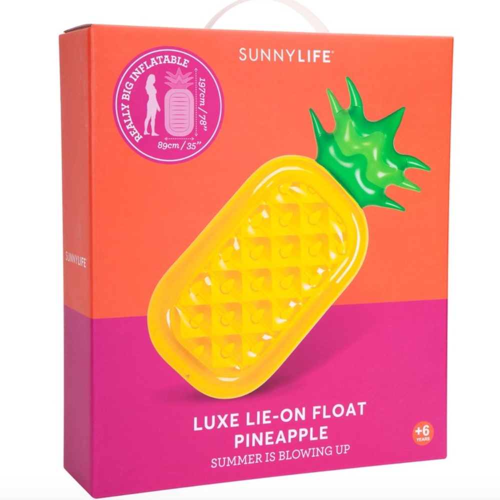 LUXE lie-on pineapple float