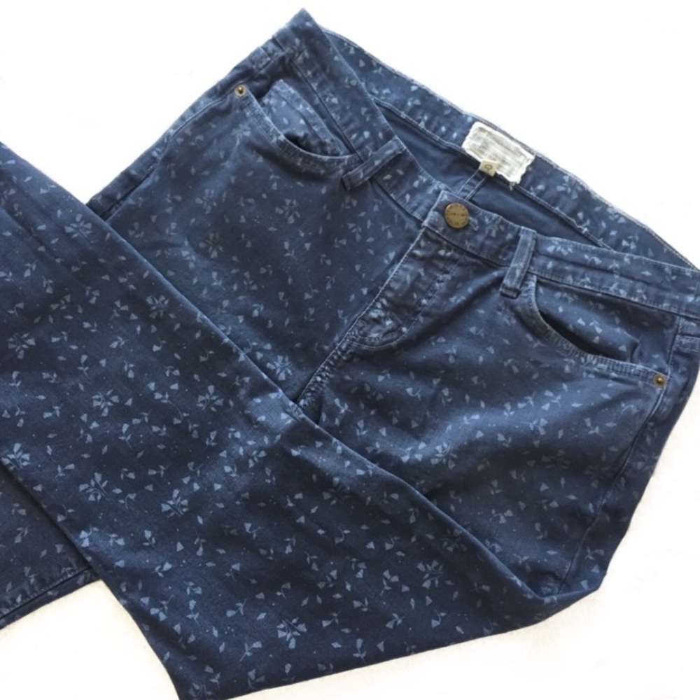 Current elliot stiletto jeans! Blue/printed.