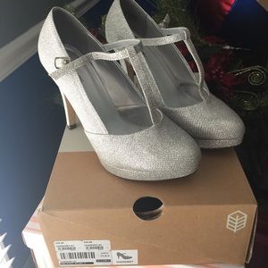 Silver THAREWET heels