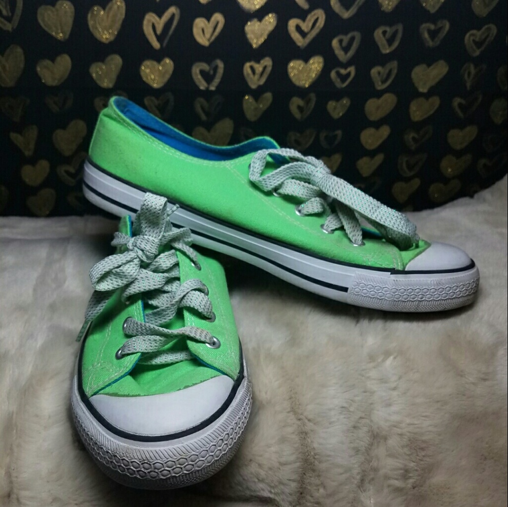 SOLD SOLD Tredz Neon Green Canvas Sneakers Sz 8