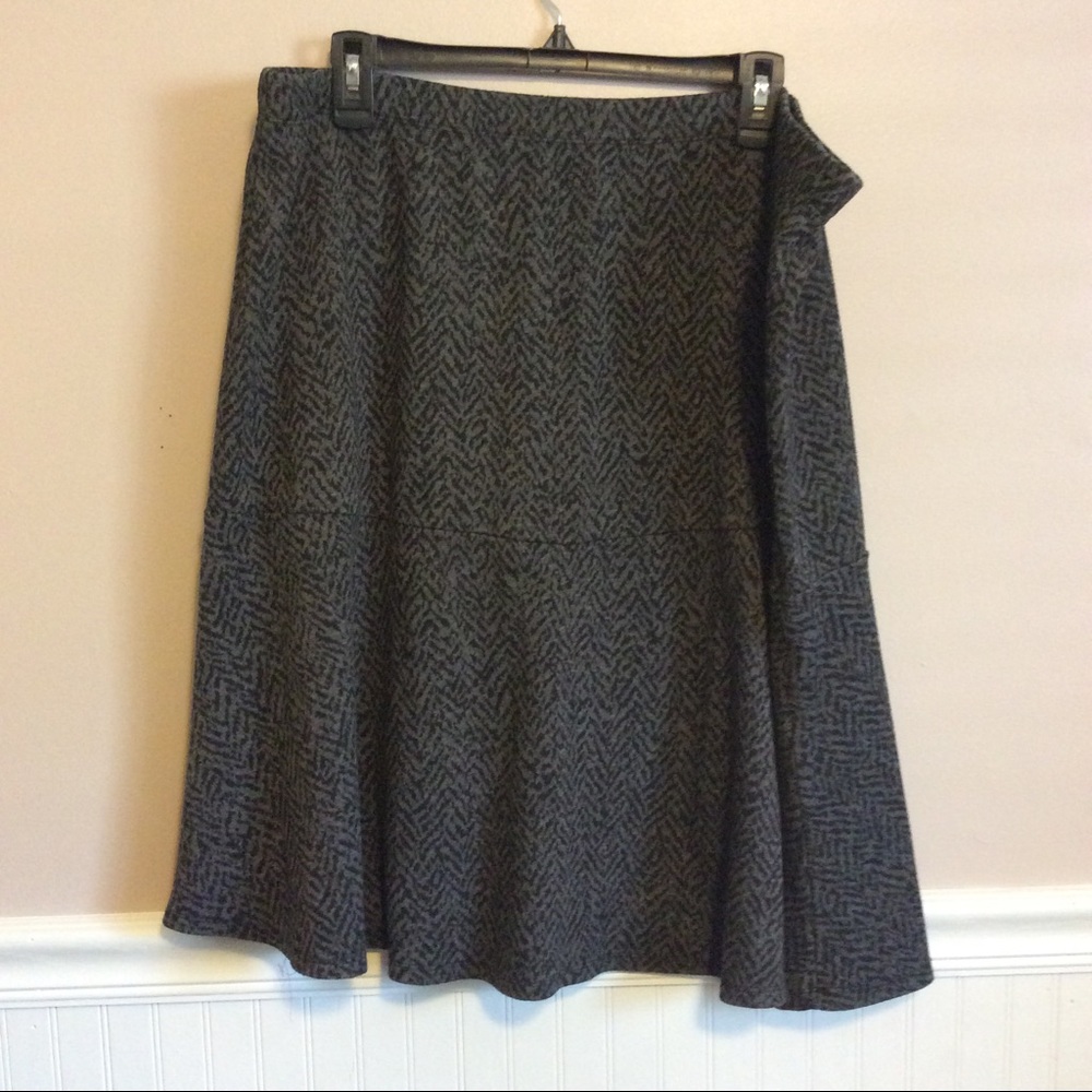 Grey print skirt