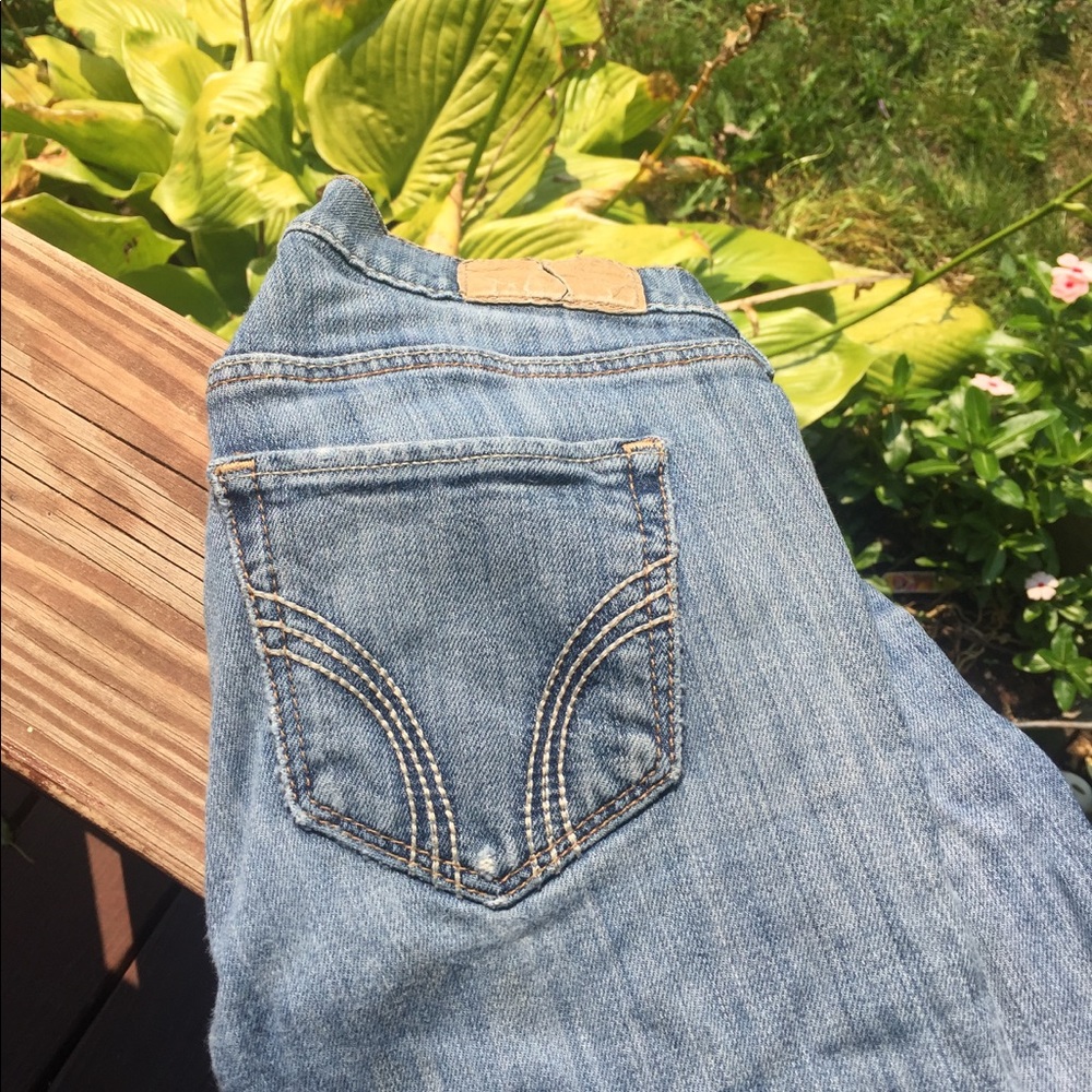 Hollister SoCal Stretch width 24 length 33 size 2