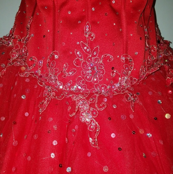 Red prom dress - Picture 3 of 5