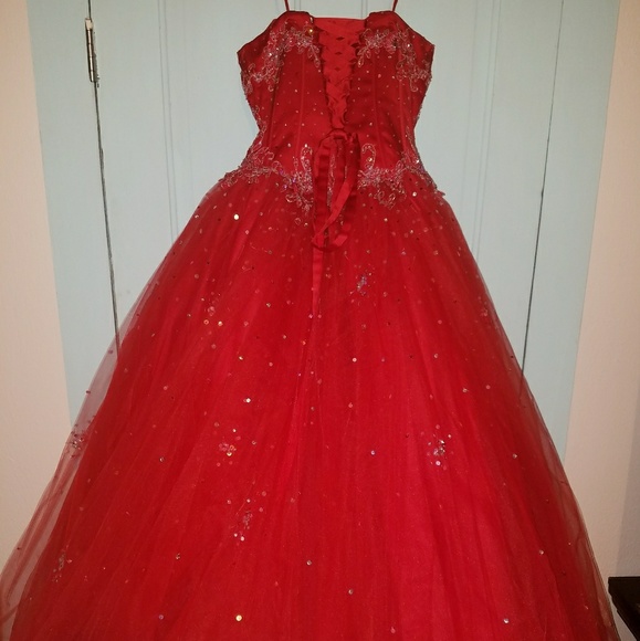 Red prom dress - Picture 4 of 5