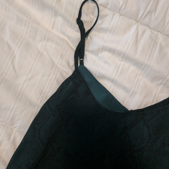 NWT Snake Pattern Top - Picture 3 of 6