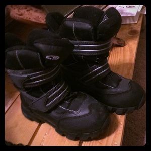 Snow boots