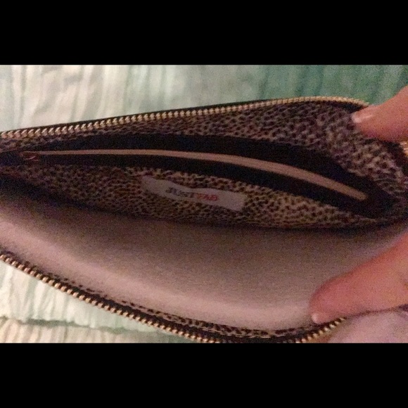 SOLD: BLACK CLUTCH~-NWT! Perfect Size & Classy! - Picture 3 of 6