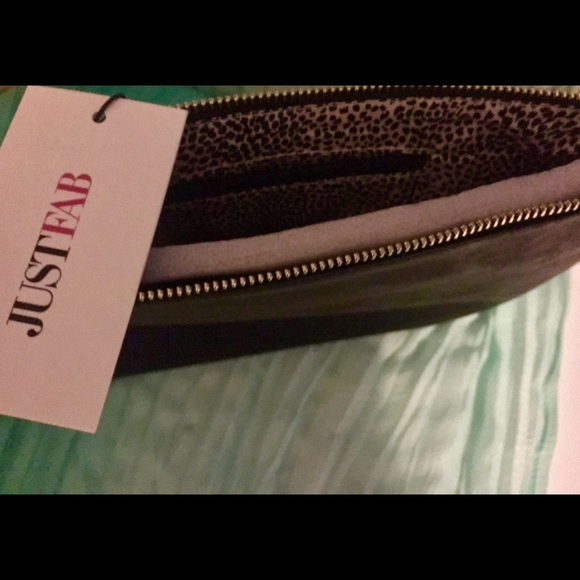 SOLD: BLACK CLUTCH~-NWT! Perfect Size & Classy! - Picture 6 of 6