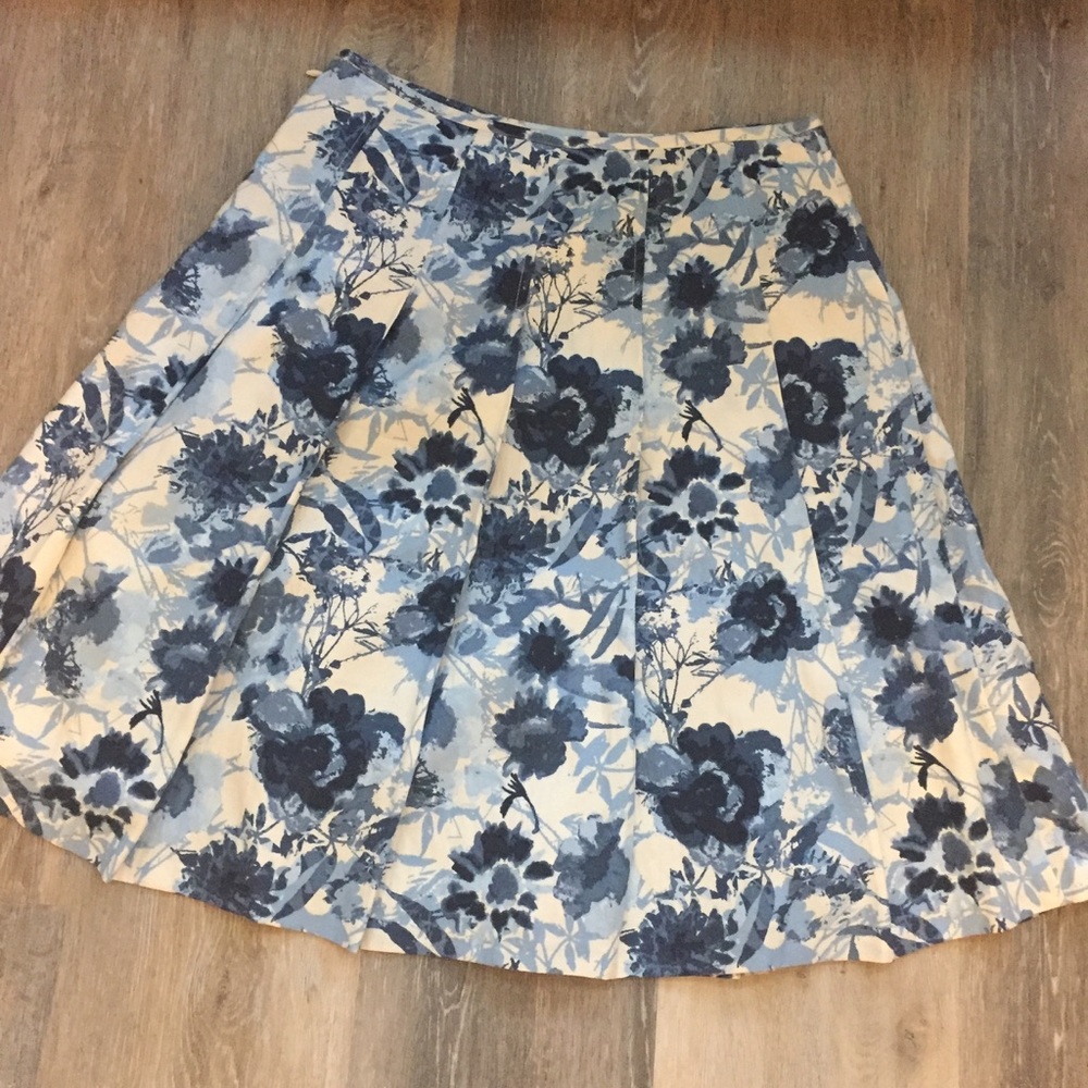 ANN TAYLOR Silk & Cotton Pleated Skirt