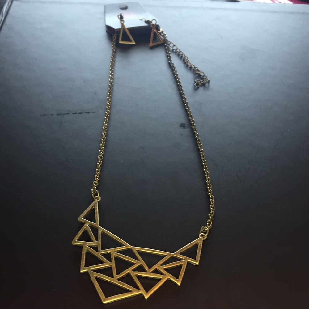 Paparazzi necklace and earrings set