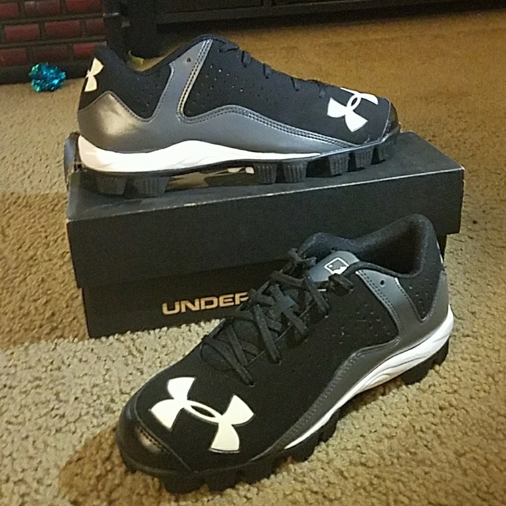 Under Armour Girls Softball Cleats