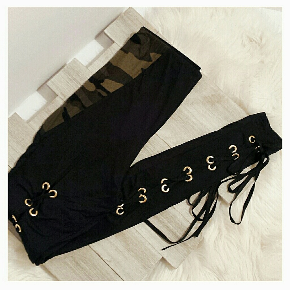 *Black Lace-up Camo Detail Leggings - Picture 3 of 8