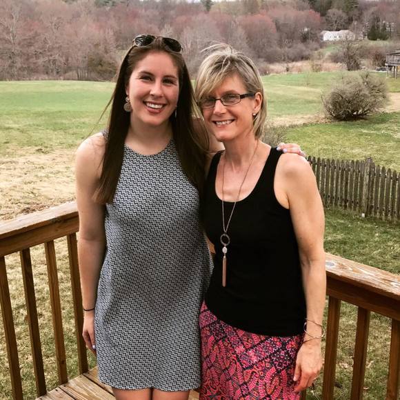 Meet your Posher, Hannah - Picture 1 of 1