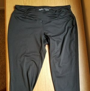 Avia workout legging capris