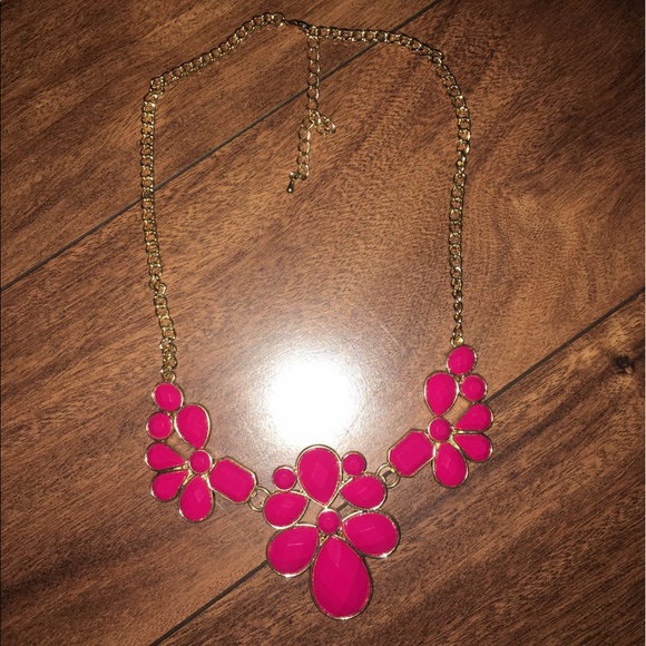 Jewelry - Statement Necklace