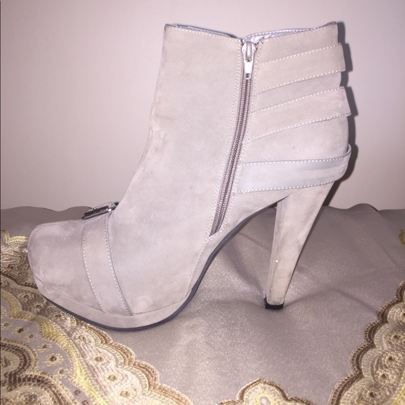 Restricted Buckle Bootie Heel - Picture 4 of 5