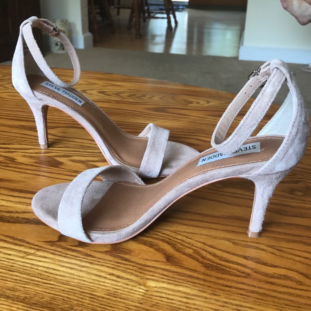 Suede light pink/ taupe fantsie Steve Madden 6.5