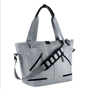 Nike Form Flux Tote Wolf Grey