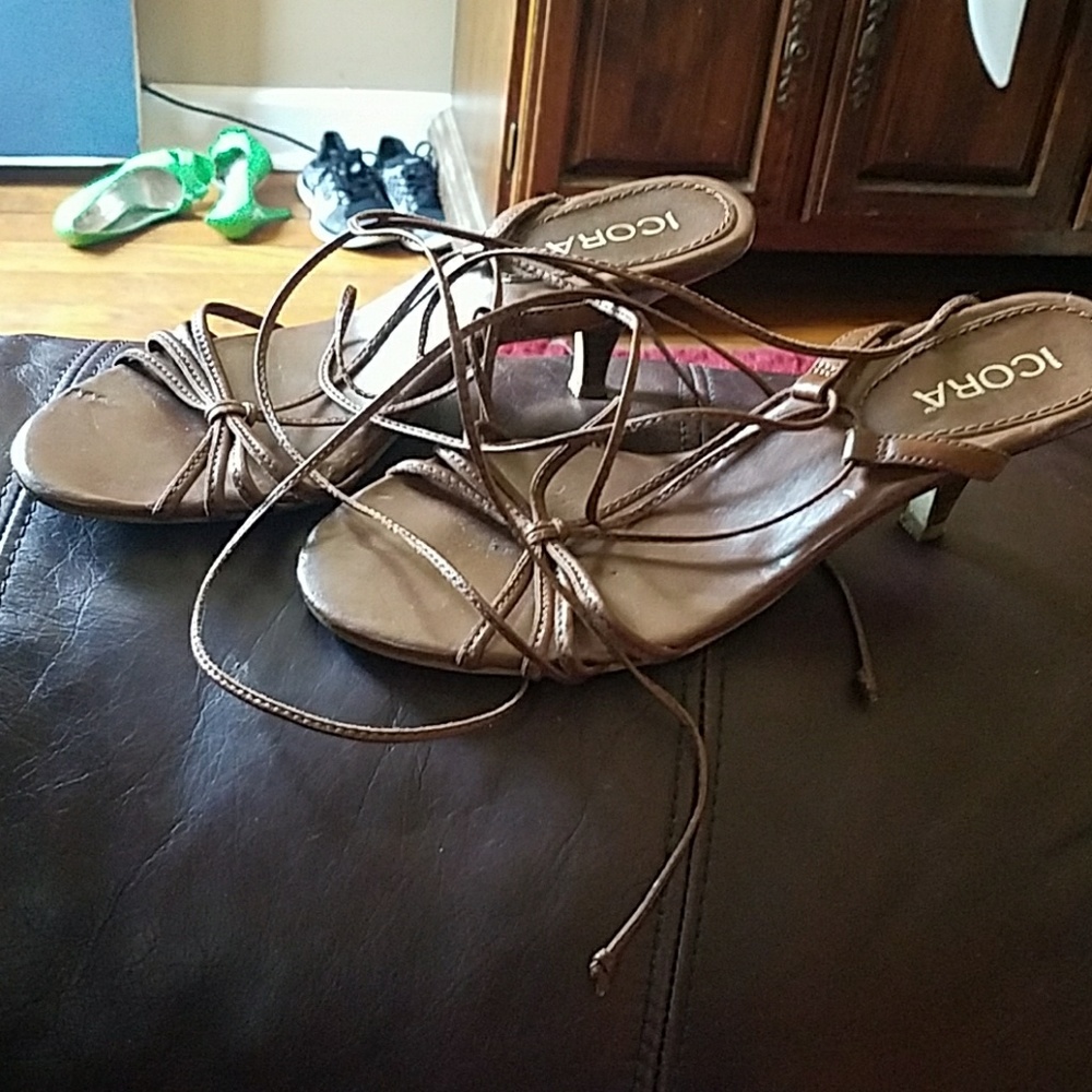 Lace up the leg heels