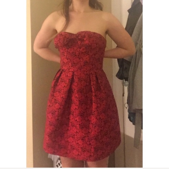 Francesca's Red Floral Bow Dress - Picture 2 of 7