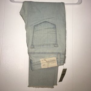 Curvy Skinny Ankle LOFT Petite Jeans