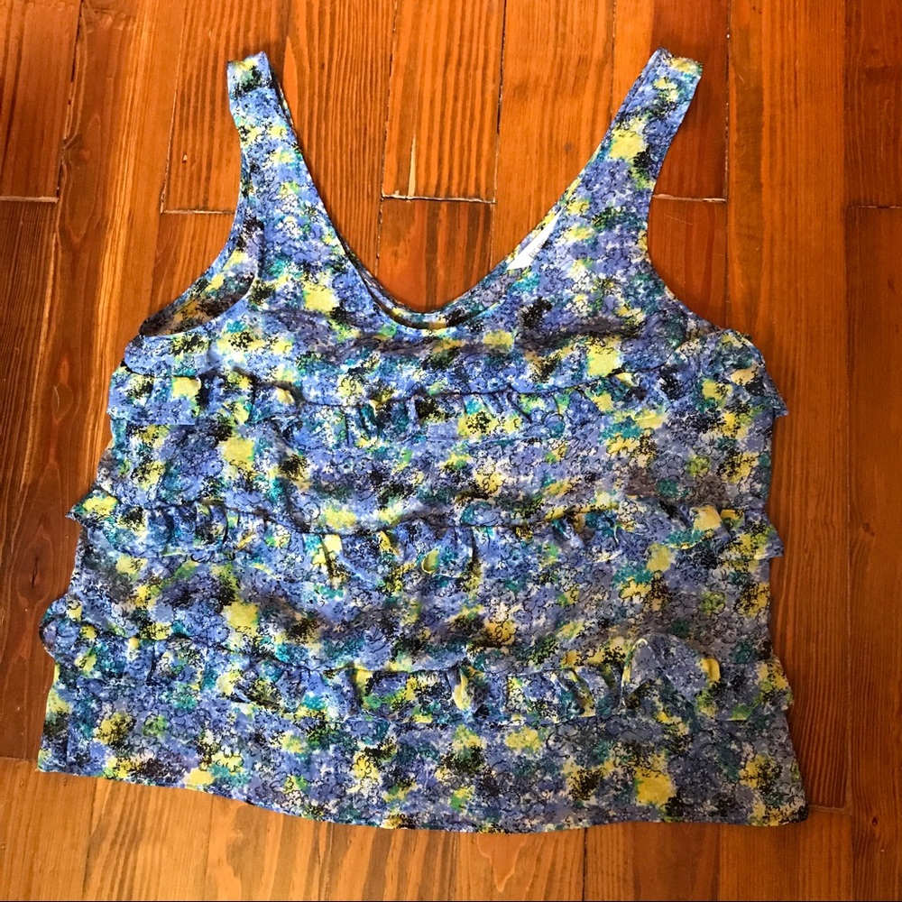 BCBG flower top