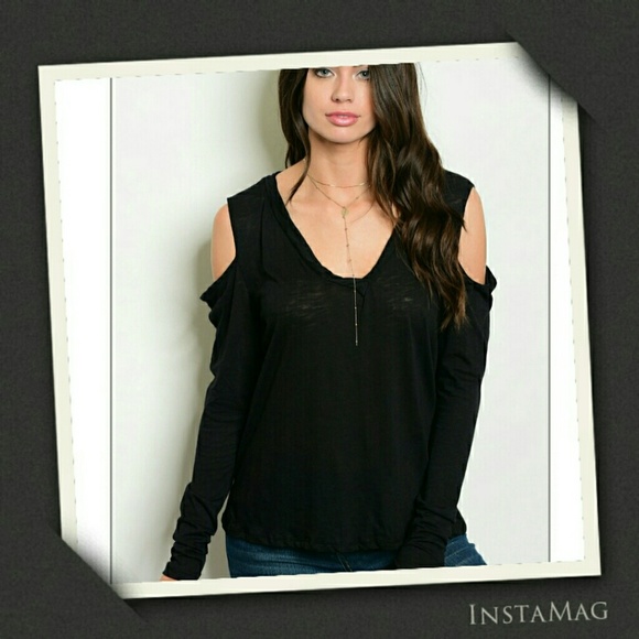 💋Black Cold-Shoulder Tee - Picture 2 of 6