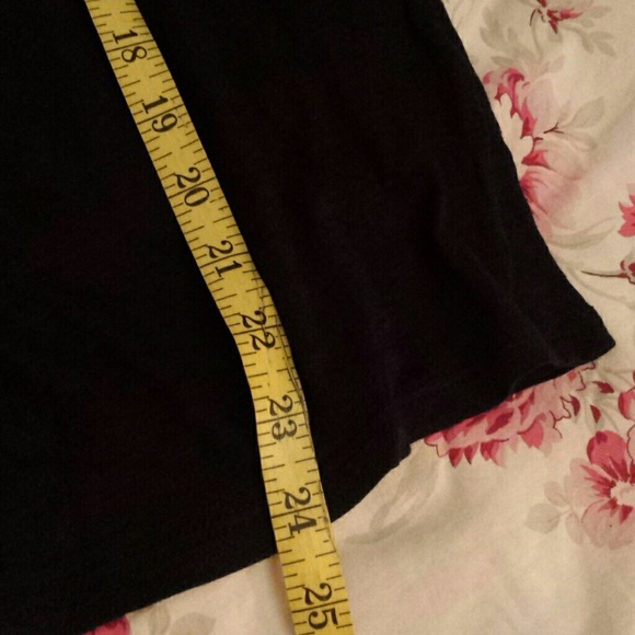 💋Black Cold-Shoulder Tee - Picture 6 of 6