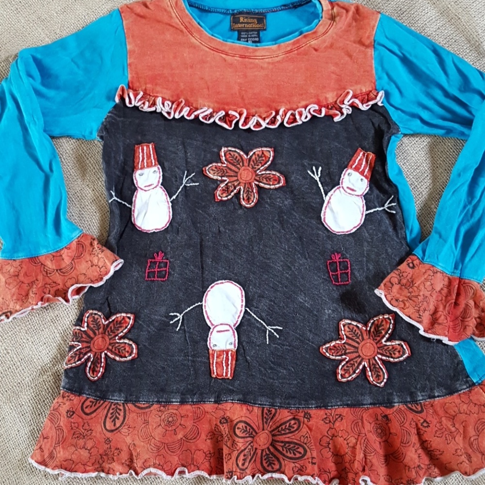 Rising Intl embroidere Winter scene girls top