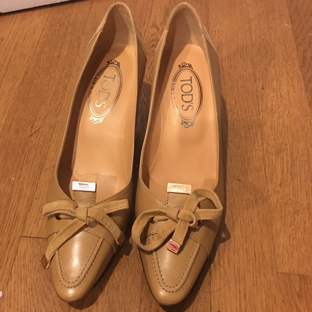 Tod's Driving Pump Sz 8.5, bow detail&kitten heel