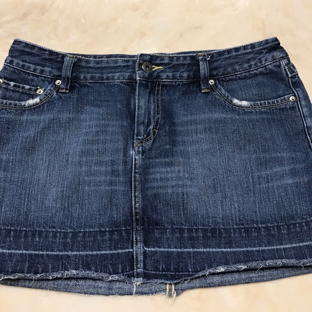 American Eagle Distressed Denim Mini Skirt size 10 - Picture 1 of 4