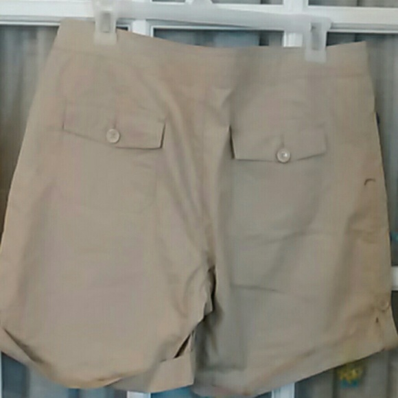 Shorts - Picture 3 of 3