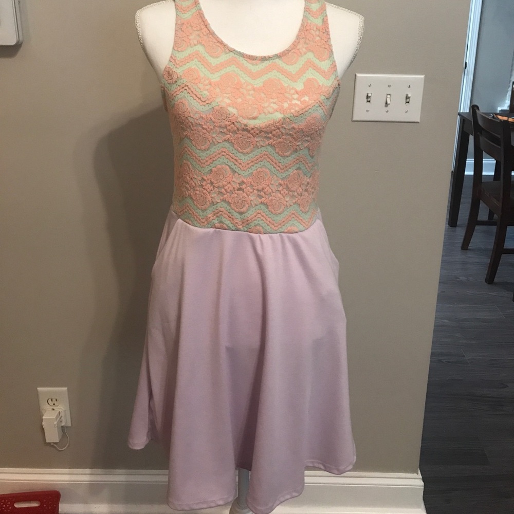 Pastel dress - Picture 1 of 2