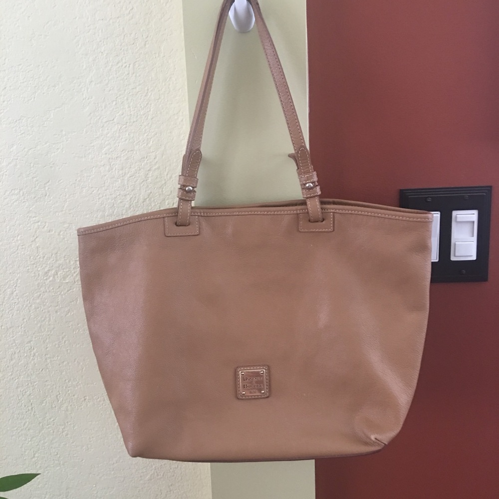 DOONEY & BOURKE AUTHENTIC SHOULDER BAG
