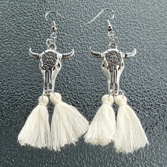 Longhorn earrings, boho earrings, skull earring - Picture 3 of 4