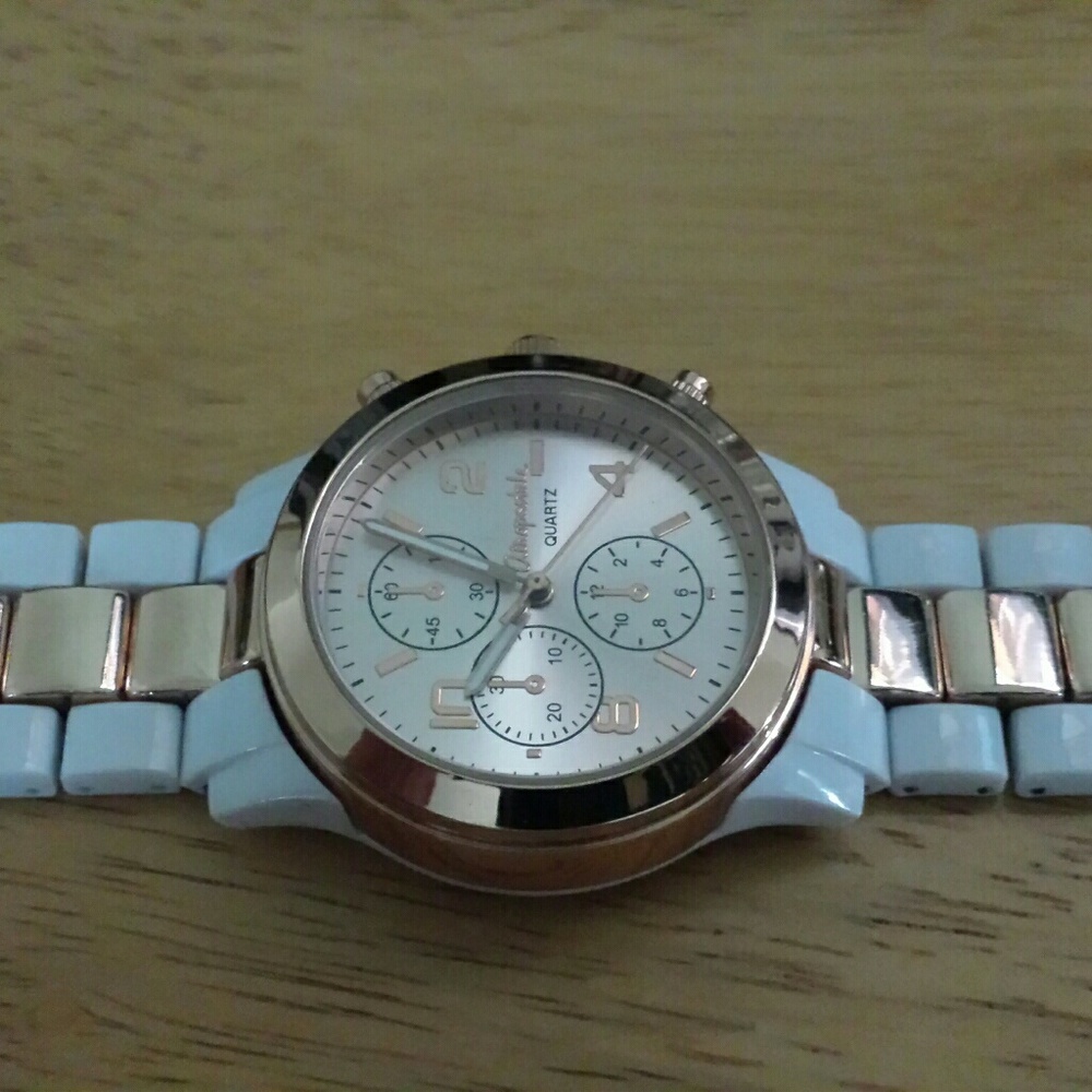 Watch - Picture 2 of 3